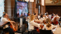Streichensemble beim Konzert